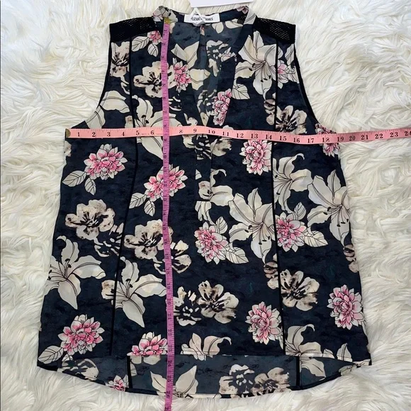 NWT Elizabeth and James Silk Sleeveless Blouse Top ~ in Lily Erwan Floral Print